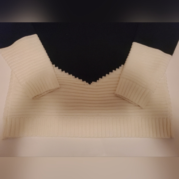 Shermie Fine Knitted loose Sweater size S - Picture 6 of 10